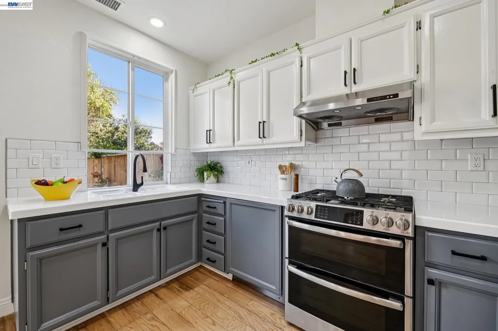 12 Britt Court Alameda CA 94502