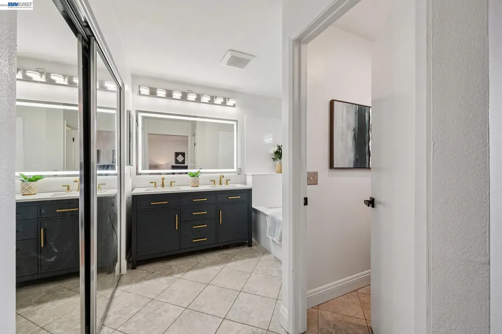 12 Britt Court Alameda CA 94502
