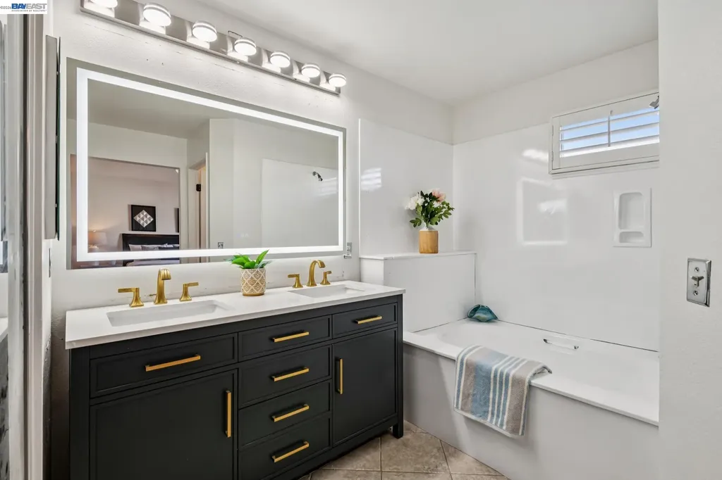 12 Britt Court Alameda CA 94502
