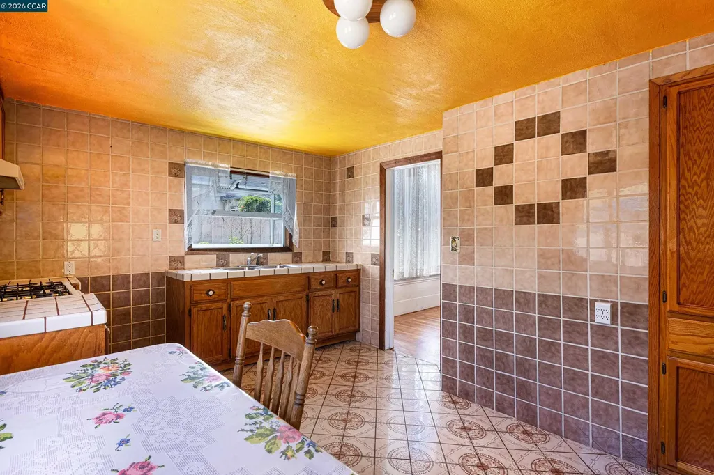 2968 Madeline Street Oakland CA 94602