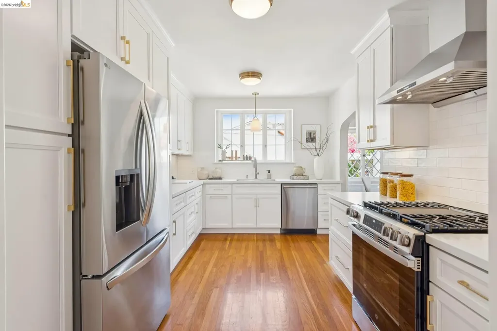 3975 Oakmore Road Oakland CA 94602