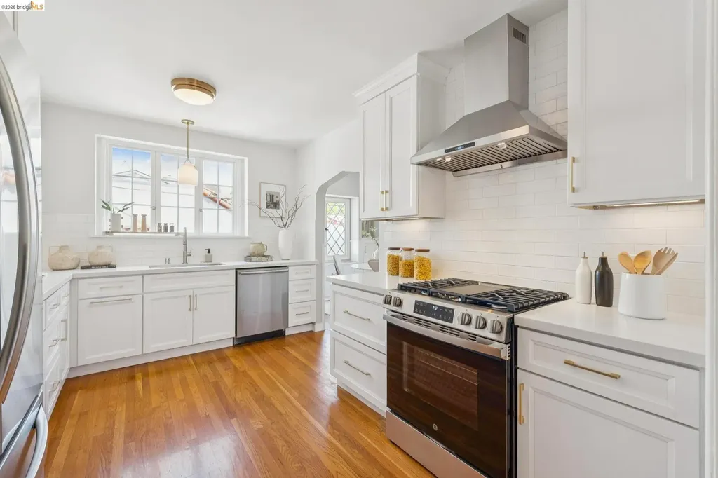 3975 Oakmore Road Oakland CA 94602