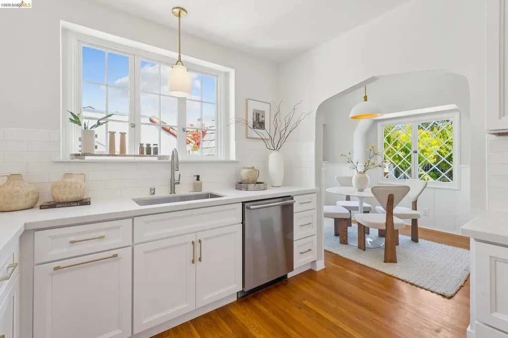 3975 Oakmore Road Oakland CA 94602