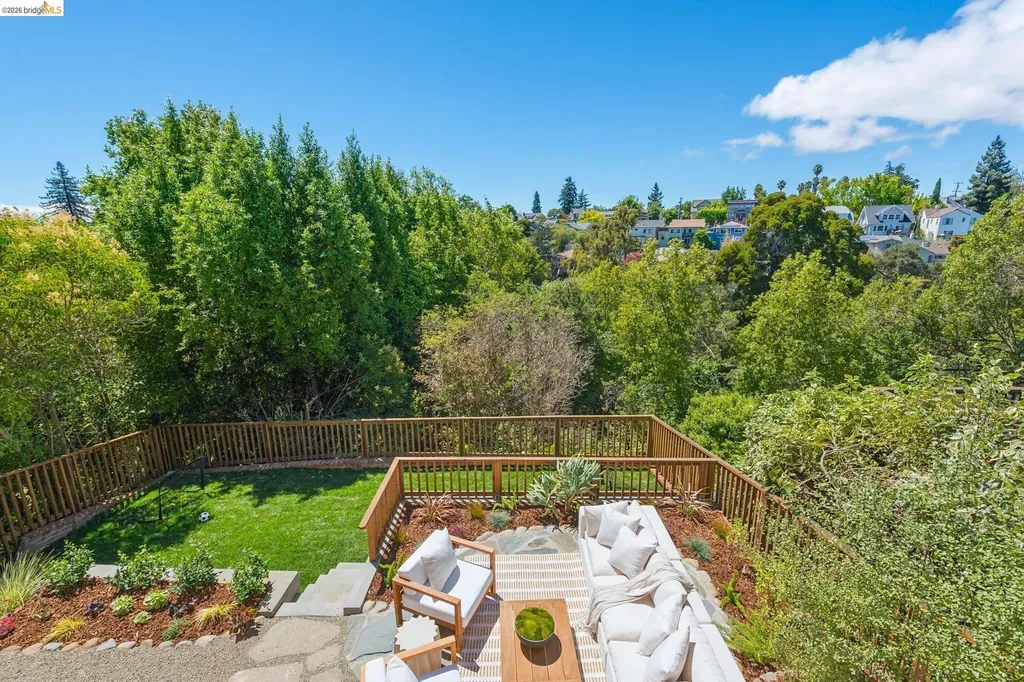 3975 Oakmore Road Oakland CA 94602