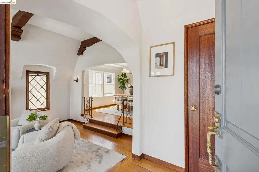3975 Oakmore Road Oakland CA 94602
