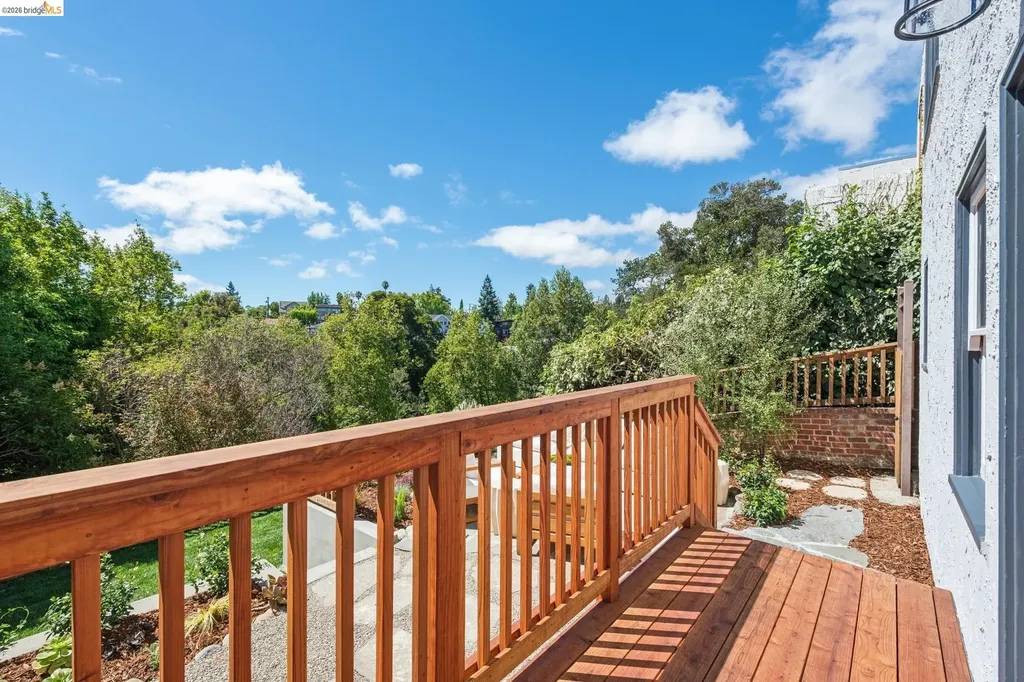 3975 Oakmore Road Oakland CA 94602