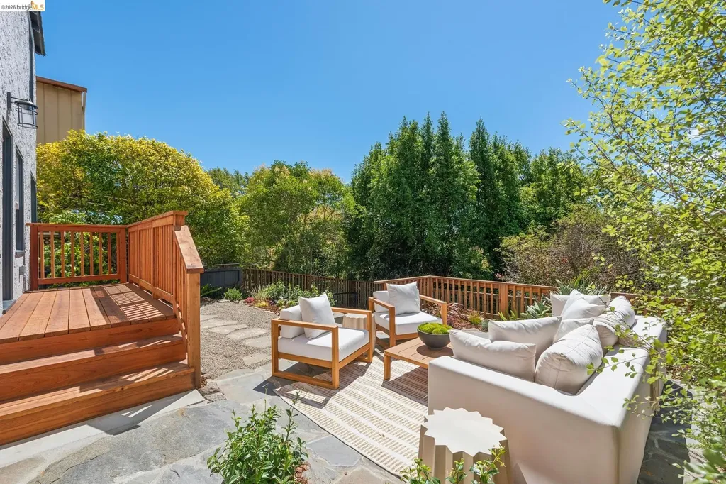 3975 Oakmore Road Oakland CA 94602