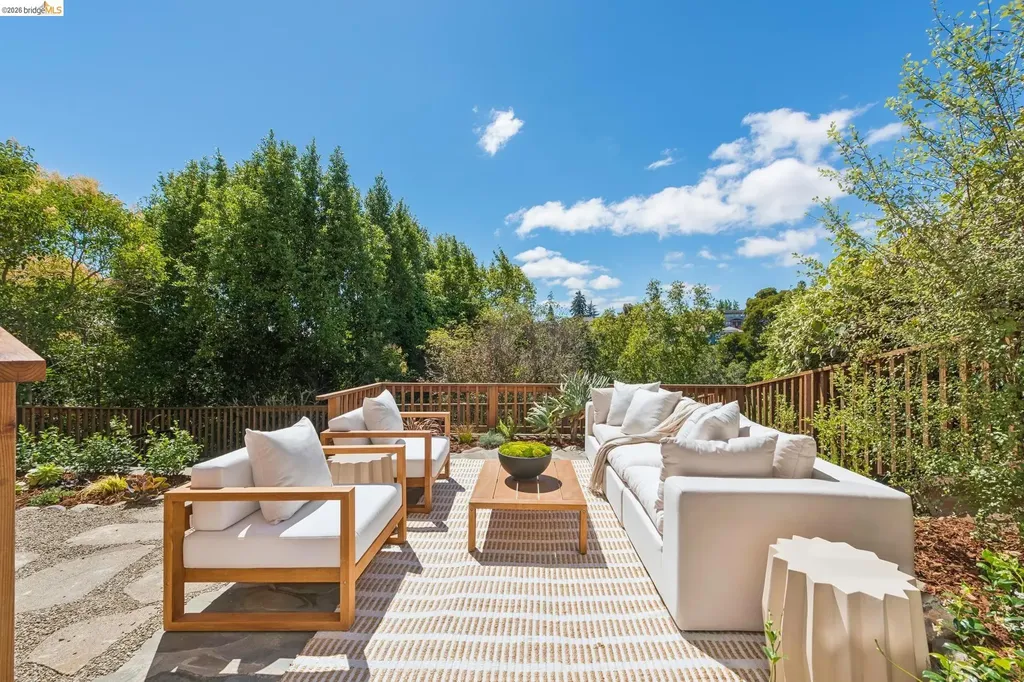 3975 Oakmore Road Oakland CA 94602