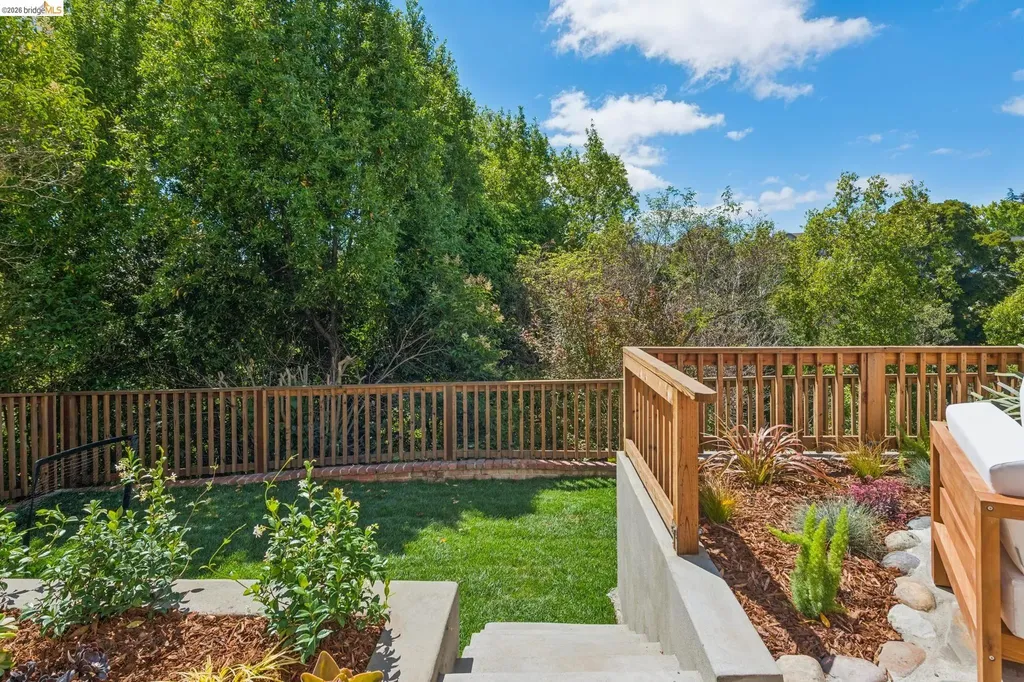 3975 Oakmore Road Oakland CA 94602