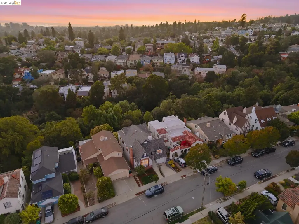 3975 Oakmore Road Oakland CA 94602