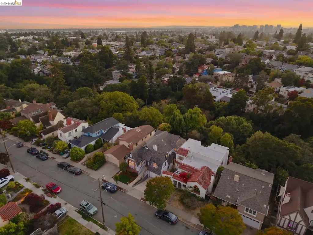 3975 Oakmore Road Oakland CA 94602