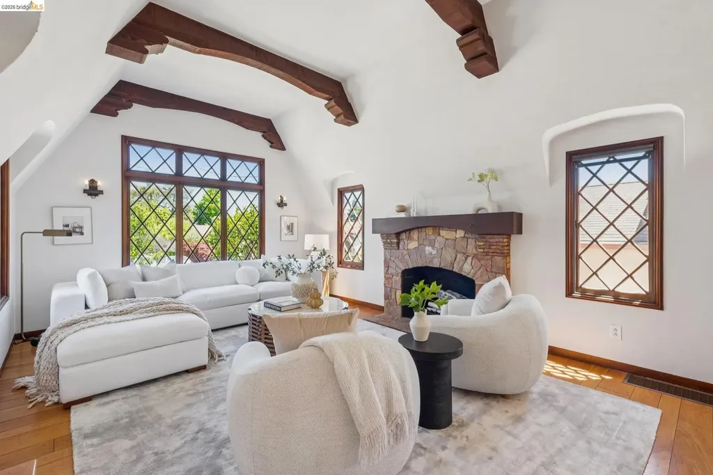 3975 Oakmore Road Oakland CA 94602