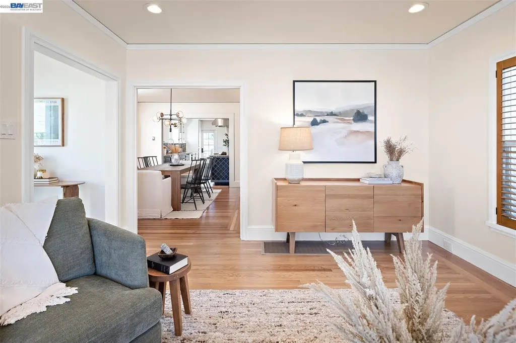 2906 Washington Street Alameda CA 94501