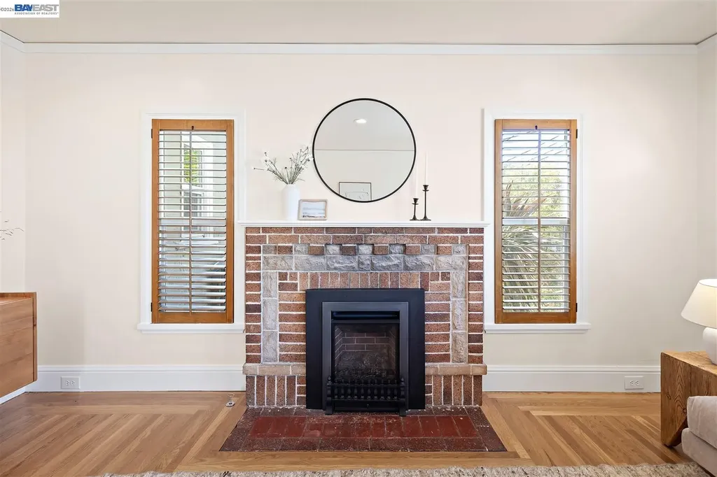 2906 Washington Street Alameda CA 94501