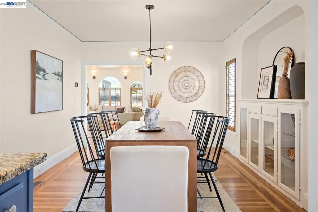 2906 Washington Street Alameda CA 94501