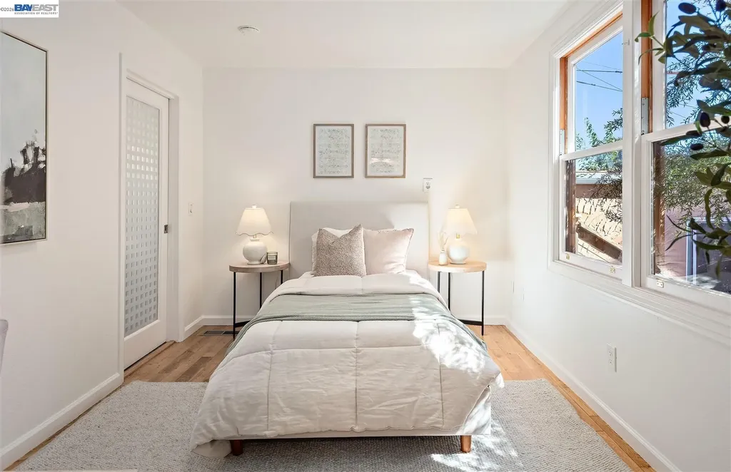 2906 Washington Street Alameda CA 94501