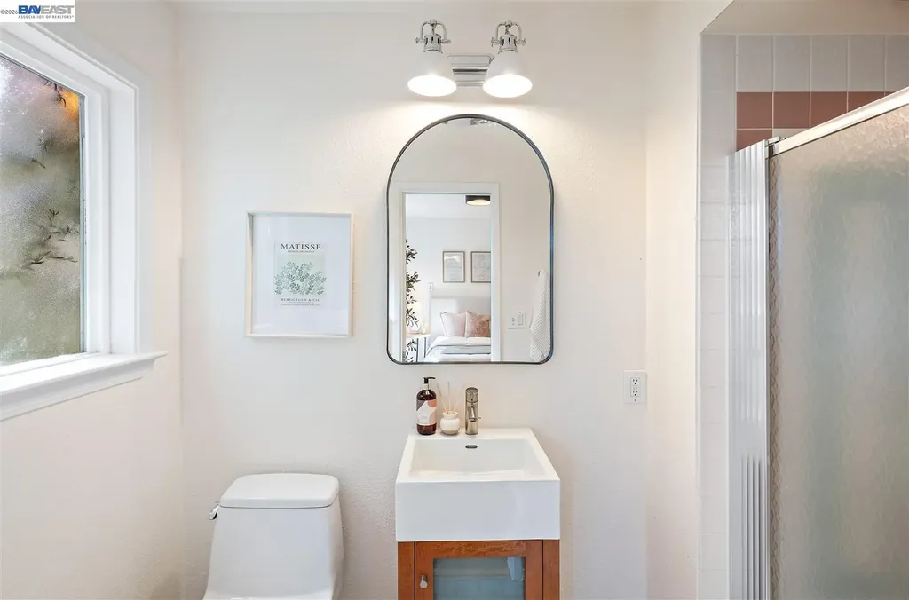 2906 Washington Street Alameda CA 94501