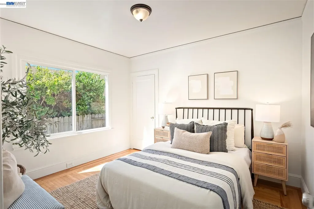 2906 Washington Street Alameda CA 94501