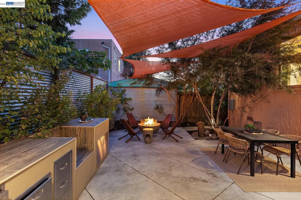 2906 Washington Street Alameda CA 94501