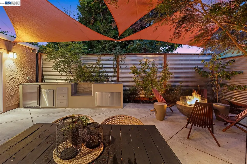 2906 Washington Street Alameda CA 94501