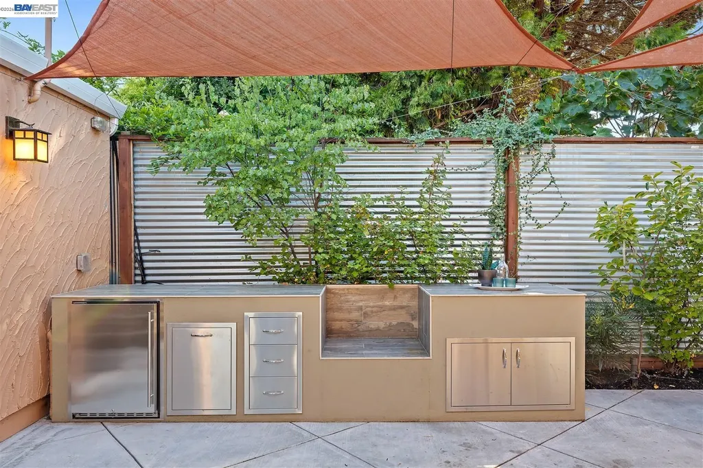 2906 Washington Street Alameda CA 94501