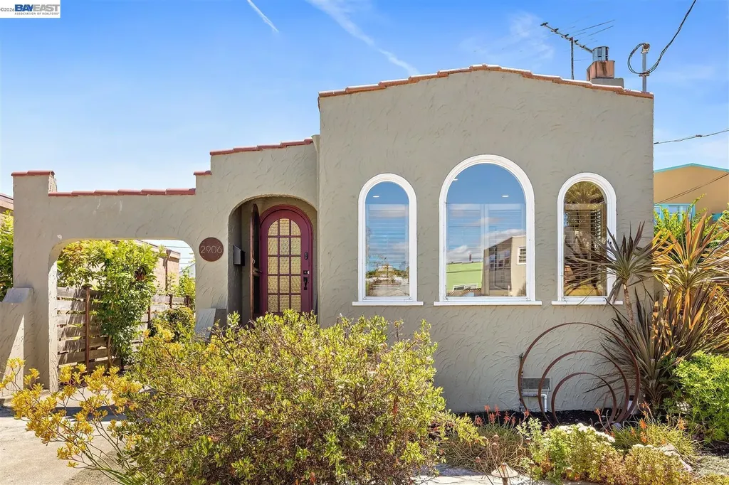 2906 Washington Street Alameda CA 94501