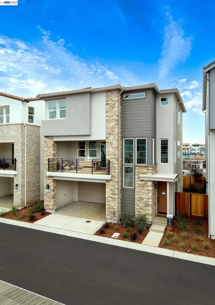 205 Splittail Way Napa CA 94558