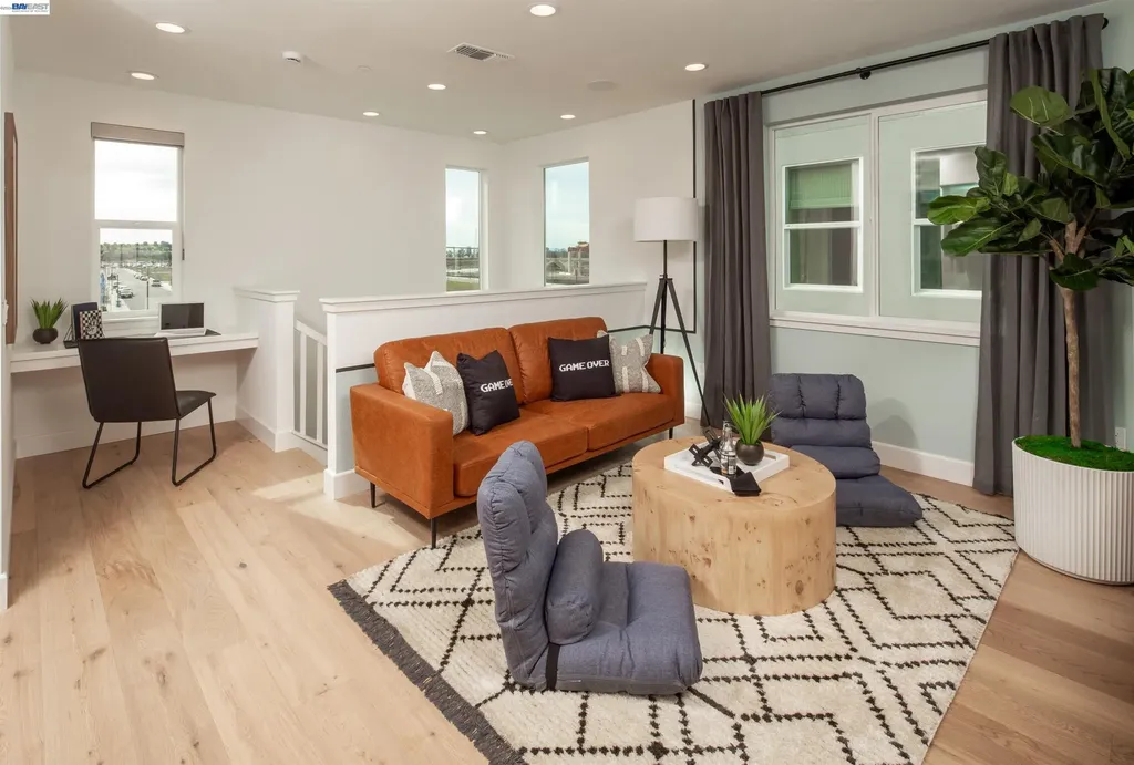 205 Splittail Way Napa CA 94558