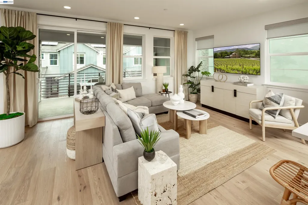 205 Splittail Way Napa CA 94558