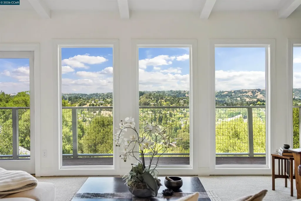 210 Courtney Lane Orinda CA 94563