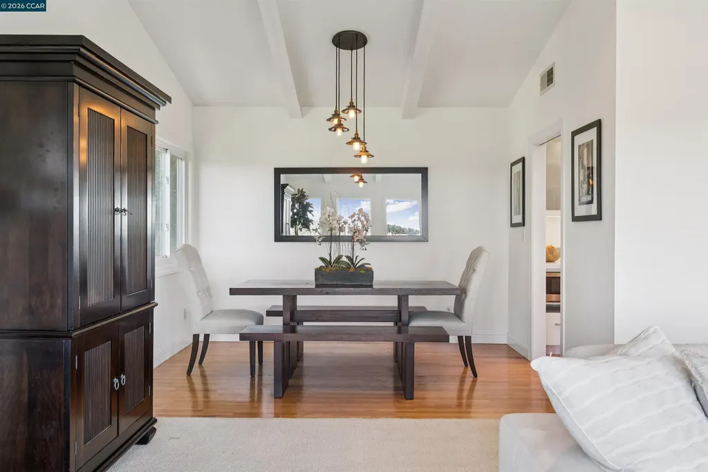 210 Courtney Lane Orinda CA 94563