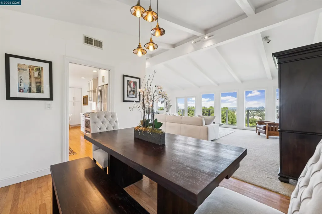 210 Courtney Lane Orinda CA 94563