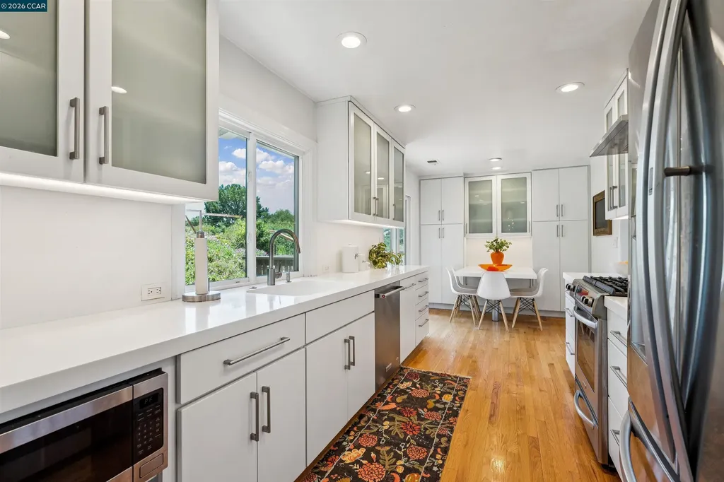 210 Courtney Lane Orinda CA 94563