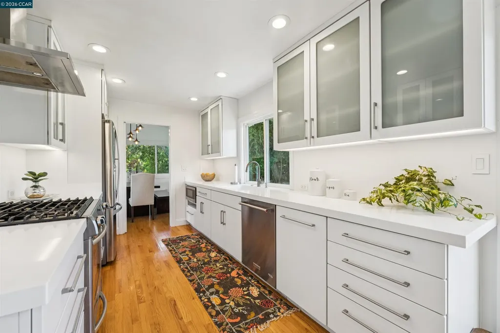 210 Courtney Lane Orinda CA 94563