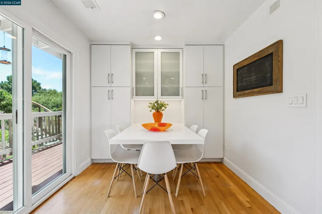 210 Courtney Lane Orinda CA 94563