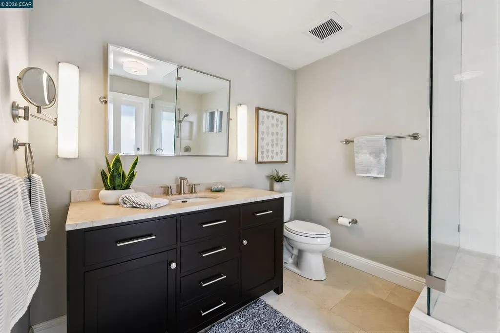 210 Courtney Lane Orinda CA 94563