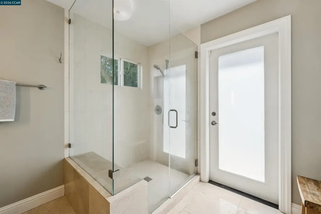 210 Courtney Lane Orinda CA 94563