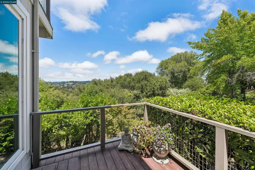 210 Courtney Lane Orinda CA 94563