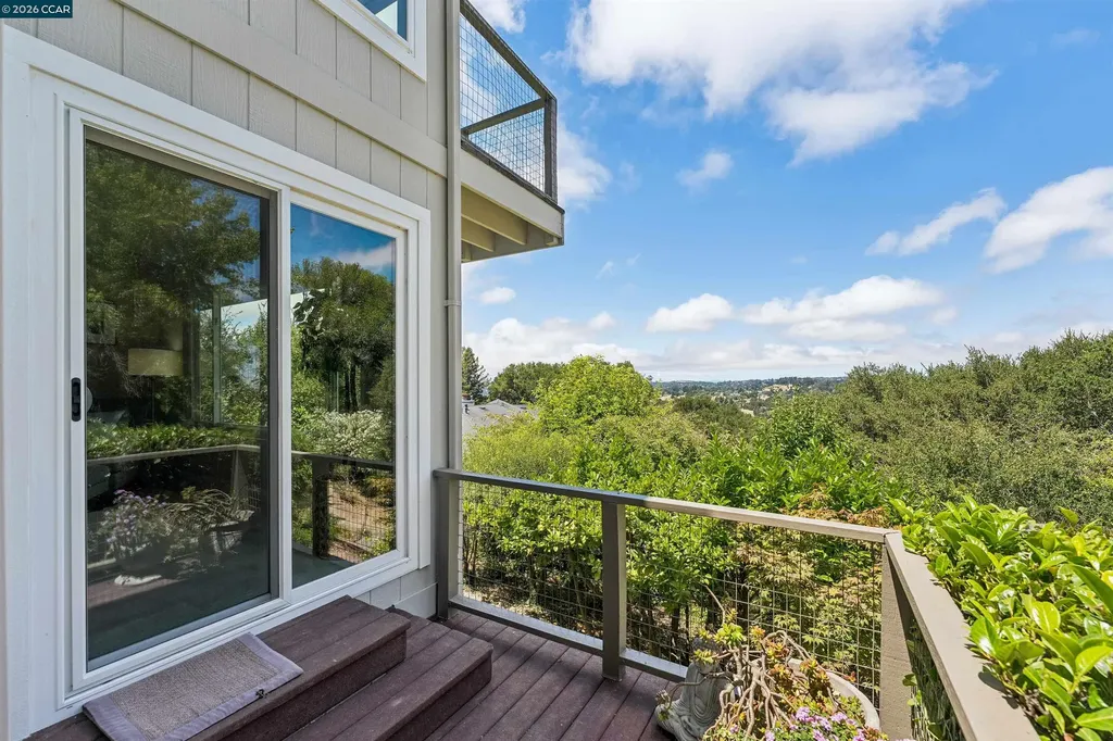 210 Courtney Lane Orinda CA 94563