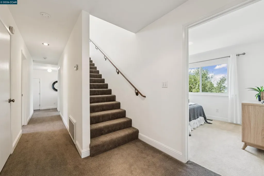 210 Courtney Lane Orinda CA 94563