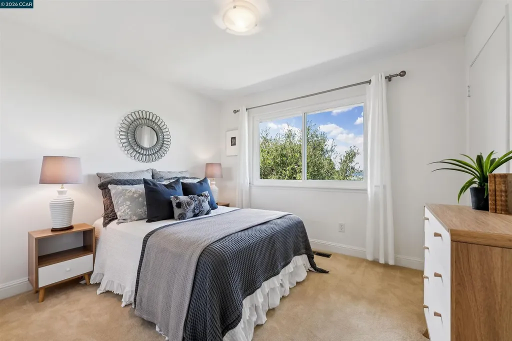 210 Courtney Lane Orinda CA 94563