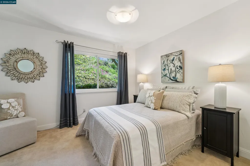 210 Courtney Lane Orinda CA 94563