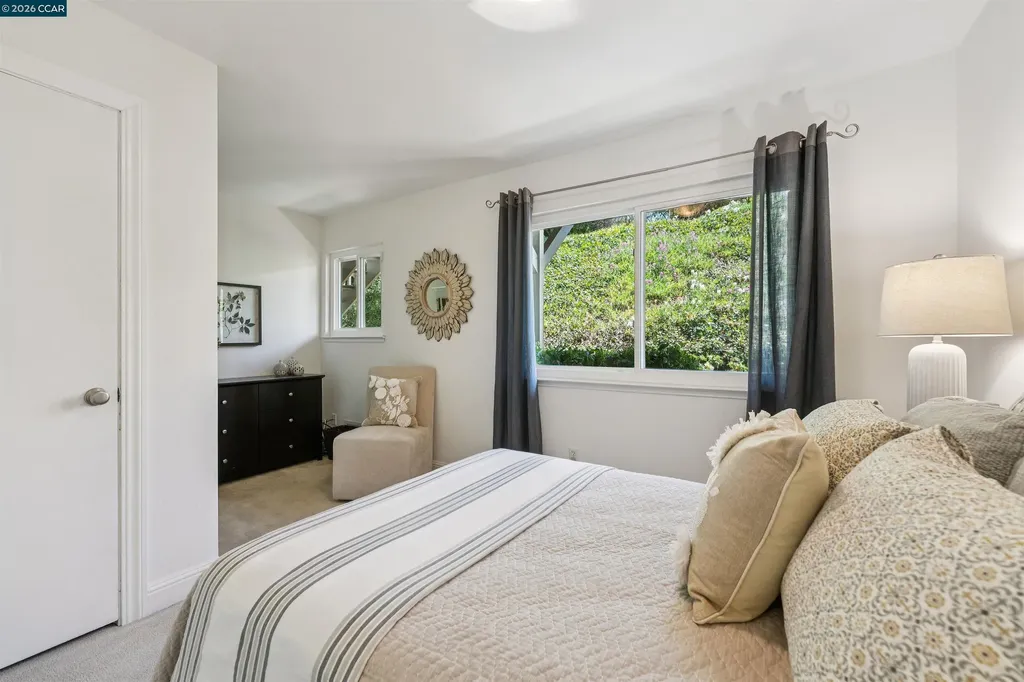 210 Courtney Lane Orinda CA 94563