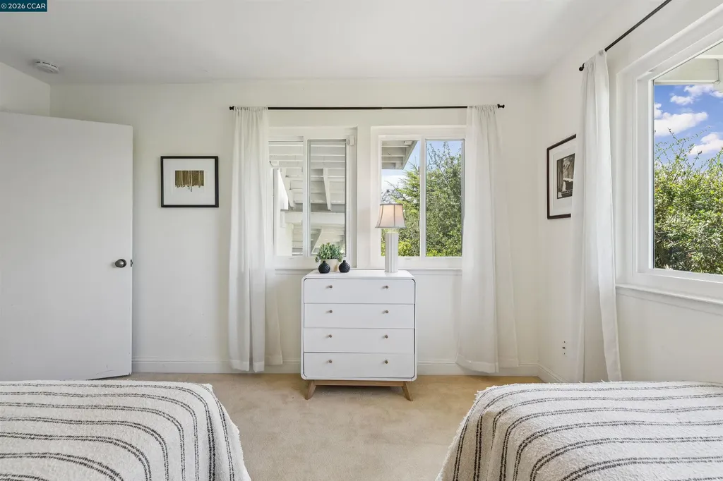 210 Courtney Lane Orinda CA 94563
