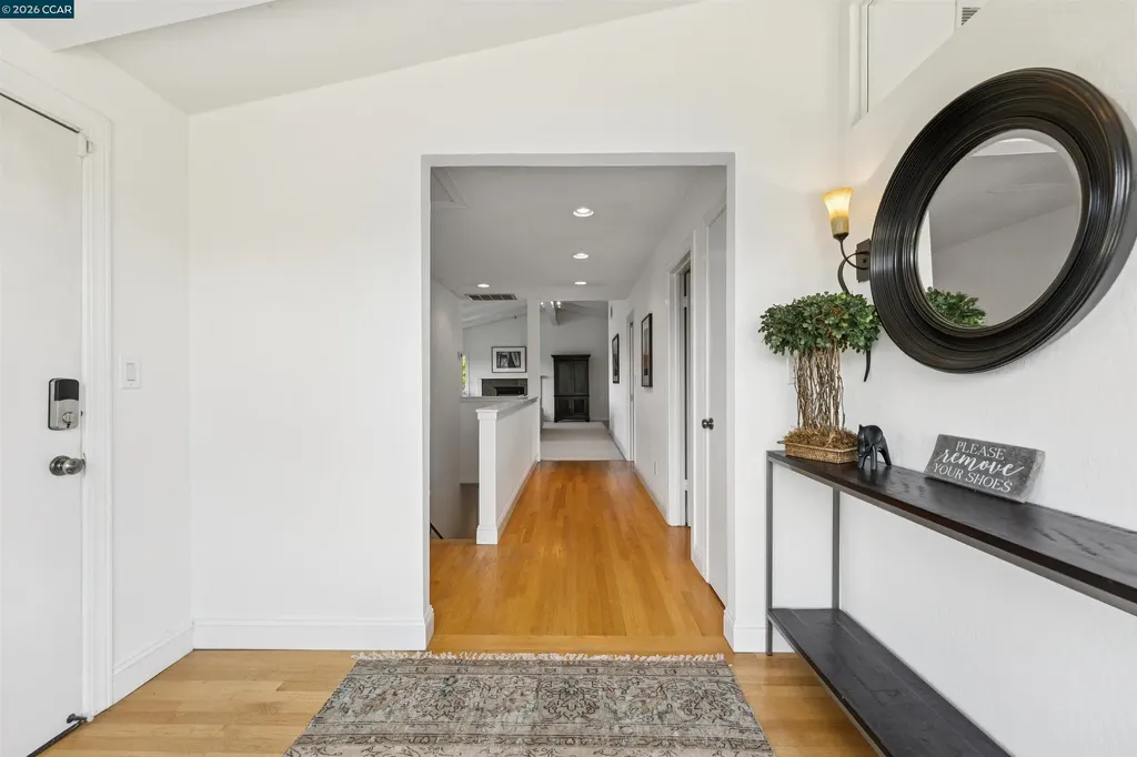 210 Courtney Lane Orinda CA 94563