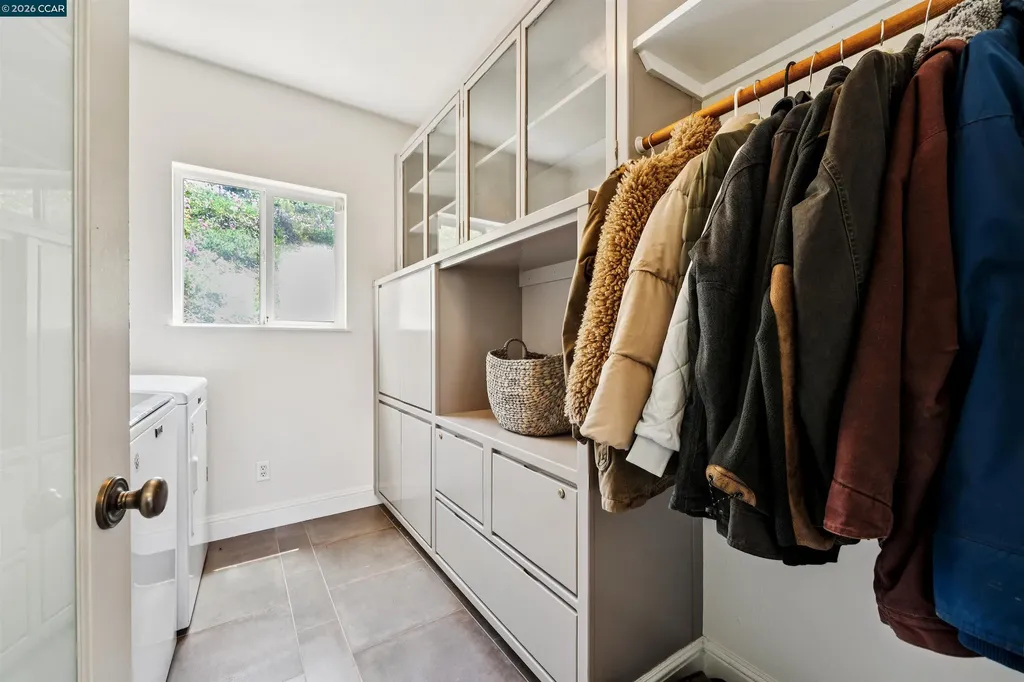 210 Courtney Lane Orinda CA 94563