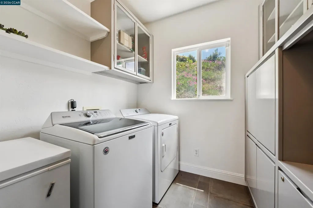 210 Courtney Lane Orinda CA 94563