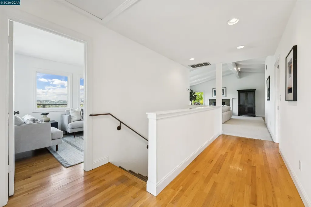 210 Courtney Lane Orinda CA 94563