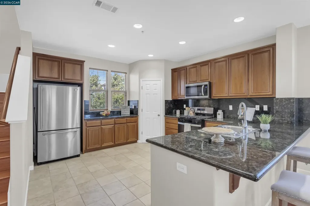 411 Summer Lane Richmond CA 94806