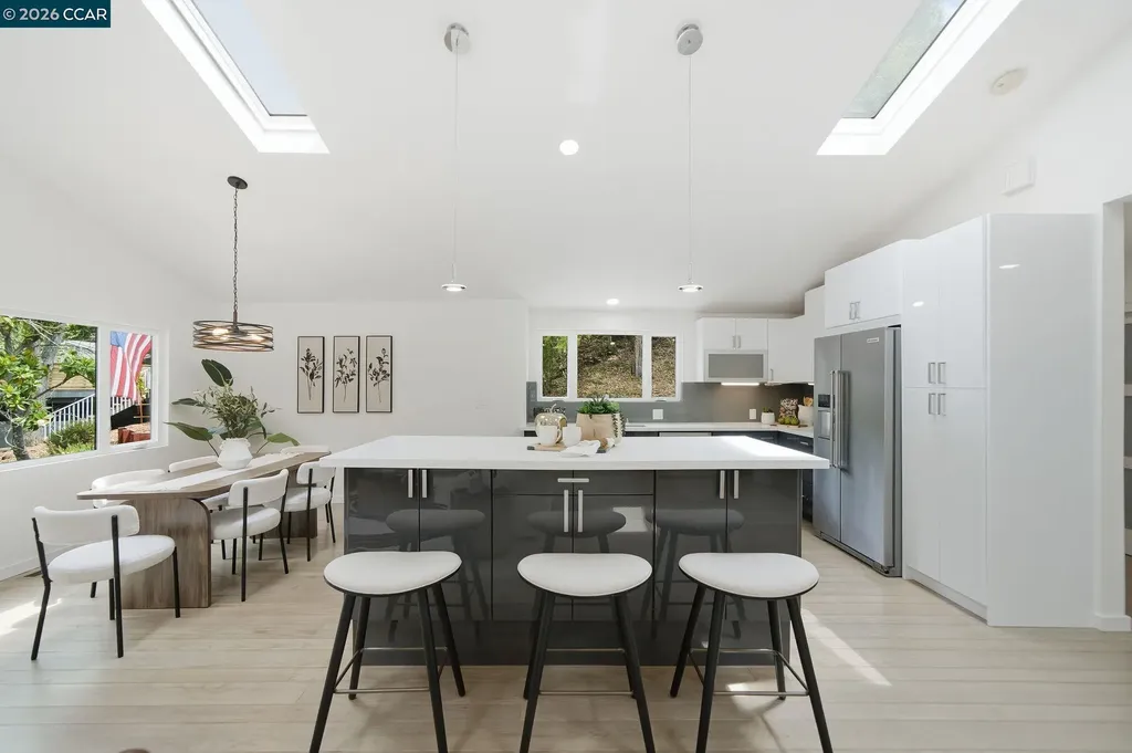 9 Easton Court Orinda CA 94563